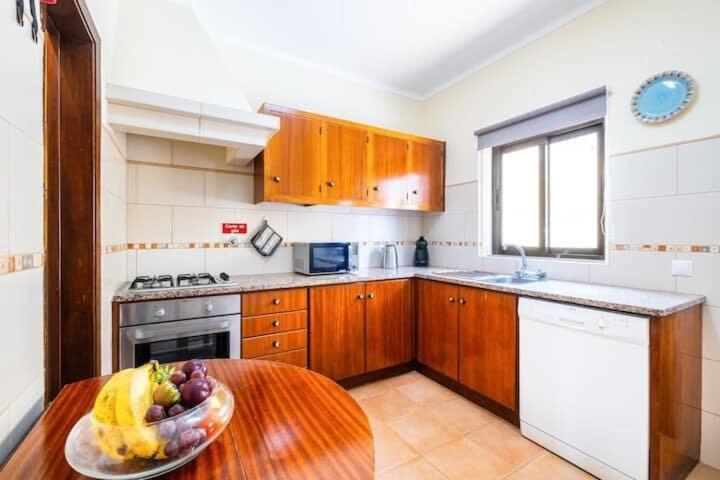 Camila - Ideal Location Ten-min Walk To Marina Vakantiehuis