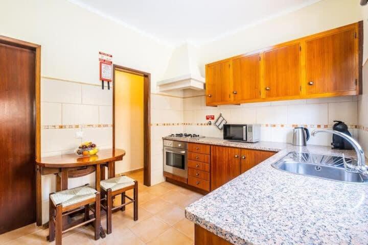 Vakantiehuis Camila - Ideal Location Ten-min Walk To Marina *